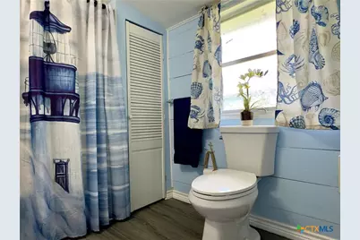 302 E Dallas Avenue, Seadrift, TX 77983 - Photo 18