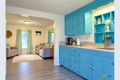 302 E Dallas Avenue, Seadrift, TX 77983 - Photo 12