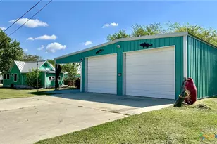 302 E Dallas Ave, Seadrift, TX 77983 - Photo 1