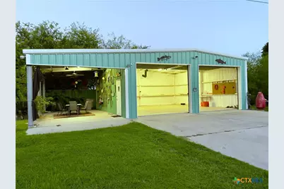 302 E Dallas Avenue, Seadrift, TX 77983 - Photo 4