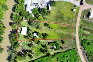 1932 Guadalupe River Dr, Tivoli, TX 77990 - Photo 10