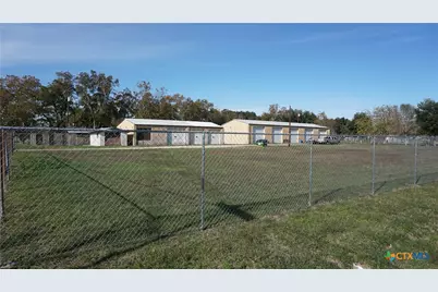 702 Clay Drive, Victoria, TX 77904 - Photo 8