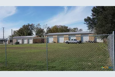 702 Clay Drive, Victoria, TX 77904 - Photo 4