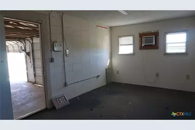 702 Clay Drive, Victoria, TX 77904 - Photo 22