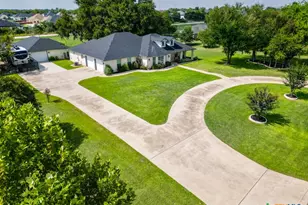 1292 Cedar Oaks Cir, Temple, TX 76502 - Photo 2