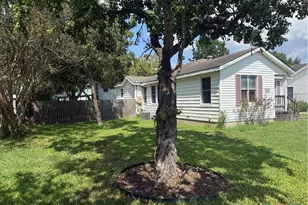 1002 E Sabine St, Victoria, TX 77901 - Photo 26
