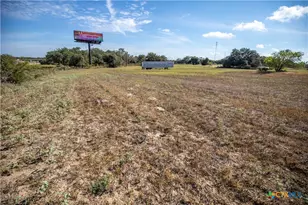 23383 Mathis Rd, Elmendorf, TX 78112 - Photo 30