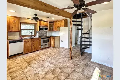 2090 E Us-90, Seguin, TX 78155 - Photo 4