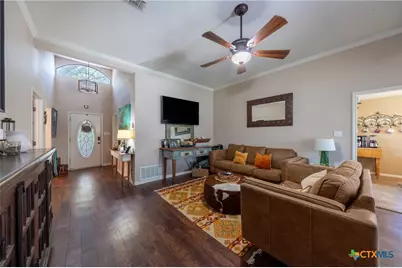 704 E 16th Street, Cameron, TX 76520 - Photo 4