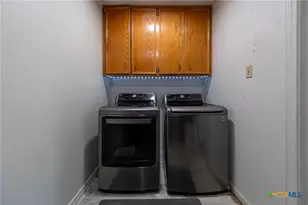 704 E 16th St, Cameron, TX 76520 - Photo 20