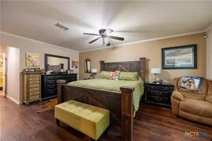 704 E 16th St, Cameron, TX 76520 - Photo 10
