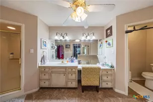 704 E 16th St, Cameron, TX 76520 - Photo 12