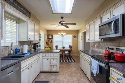 704 E 16th Street, Cameron, TX 76520 - Photo 8
