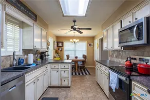 704 E 16th St, Cameron, TX 76520 - Photo 8