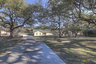 1260 Flaming Oak Dr, New Braunfels, TX 78132 - Photo 46