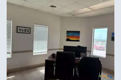 3040 W Interstate 10 Expressway, Seguin, TX 78155 - Photo 4