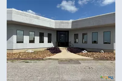 3040 W Interstate 10 Expressway, Seguin, TX 78155 - Photo 1