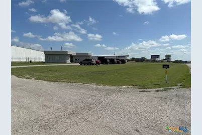 3040 W Interstate 10 Expressway, Seguin, TX 78155 - Photo 6