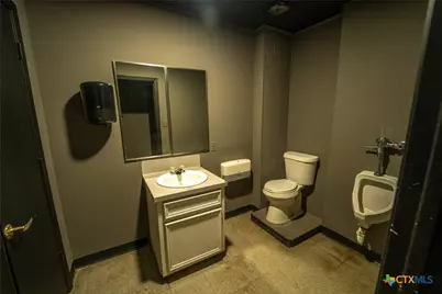 3011 Houston Highway, Victoria, TX 77901 - Photo 8