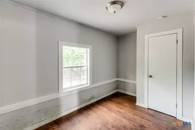 712 S Austin Street, Seguin, TX 78155 - Photo 14