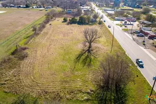 206 N Franklin St, Holland, TX 76534 - Photo 4