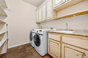 3917 Walden Creek Crossing, Harker Heights, TX 76548 - Photo 16