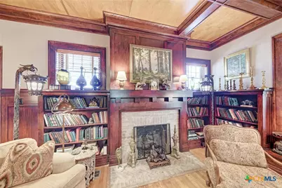 401 W 4th Street, Lampasas, TX 76550 - Photo 8