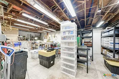 401 W 4th Street, Lampasas, TX 76550 - Photo 30