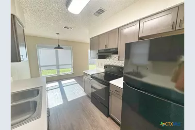 2221 Michigan Street, New Braunfels, TX 78130 - Photo 6