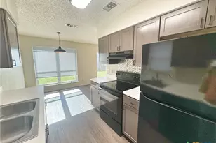 2221 Michigan St, New Braunfels, TX 78130 - Photo 6