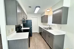 2221 Michigan St, New Braunfels, TX 78130 - Photo 10