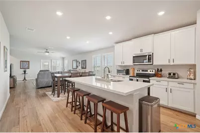 1281 Carl Glen, New Braunfels, TX 78130 - Photo 6