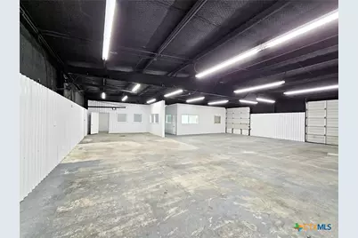 218 Trade Center #100, New Braunfels, TX 78130 - Photo 4