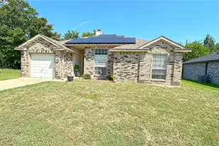 2403 Bluebonnet Dr, Killeen, TX 76549 - Photo 2