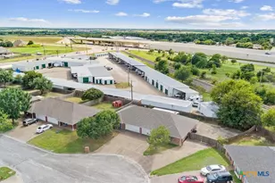 905 Black Diamond Cir, Hewitt, TX 76643 - Photo 2