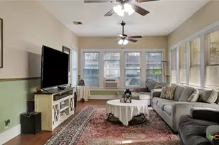 204 S Valley St, Cuero, TX 77954 - Photo 12