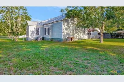 204 S Valley Street, Cuero, TX 77954 - Photo 30