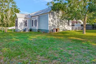 204 S Valley St, Cuero, TX 77954 - Photo 30