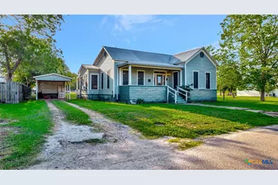 204 S Valley Street, Cuero, TX 77954 - Photo 1