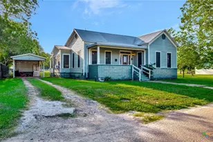 204 S Valley St, Cuero, TX 77954 - Photo 1