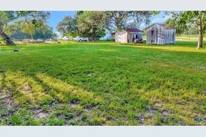 204 S Valley Street, Cuero, TX 77954 - Photo 28