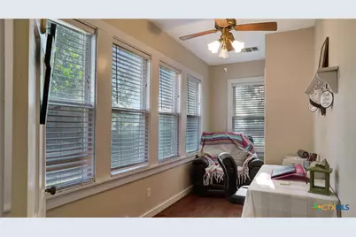 204 S Valley Street, Cuero, TX 77954 - Photo 20