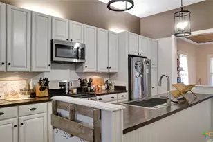 204 S Valley St, Cuero, TX 77954 - Photo 14