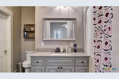 204 S Valley Street, Cuero, TX 77954 - Photo 10