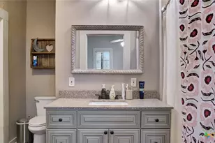 204 S Valley St, Cuero, TX 77954 - Photo 10