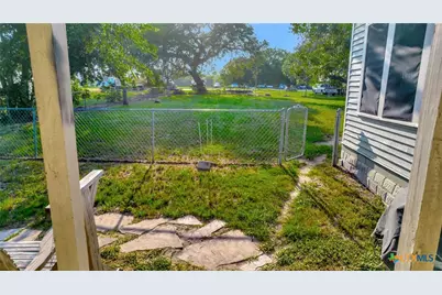 204 S Valley Street, Cuero, TX 77954 - Photo 26