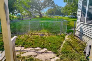 204 S Valley St, Cuero, TX 77954 - Photo 26