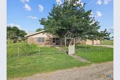 369 N Bell, Evant, TX 76525 - Photo 2