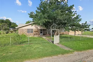 369 N Bell, Evant, TX 76525 - Photo 2