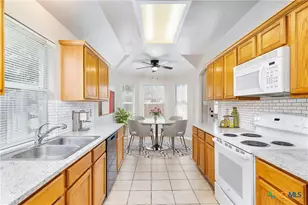 450 Walnut Heights Blvd, New Braunfels, TX 78130 - Photo 8